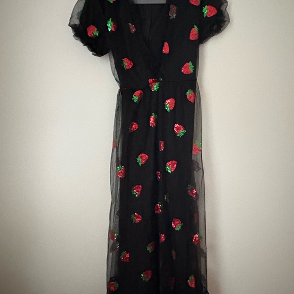 Chic Black Maxi Dress with Strawberry Embroidery - Picture 1 of 3